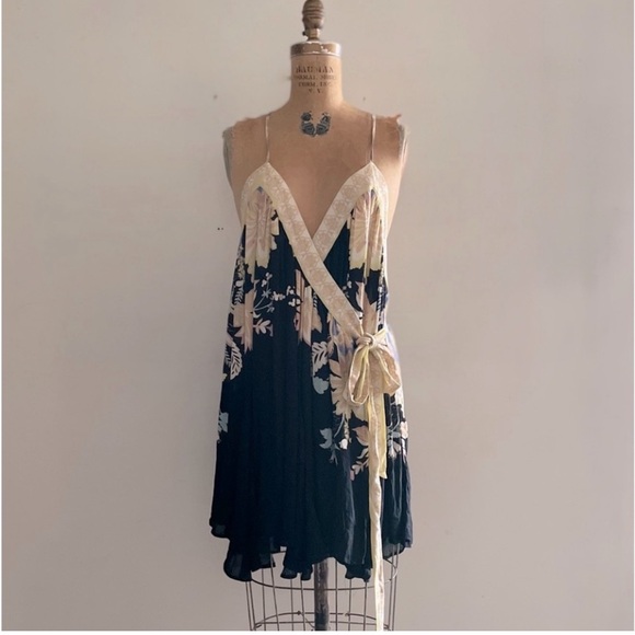 Free People] Black Yellow Paisley Floral Print Wrap Back open Slip Dress - Picture 5 of 16